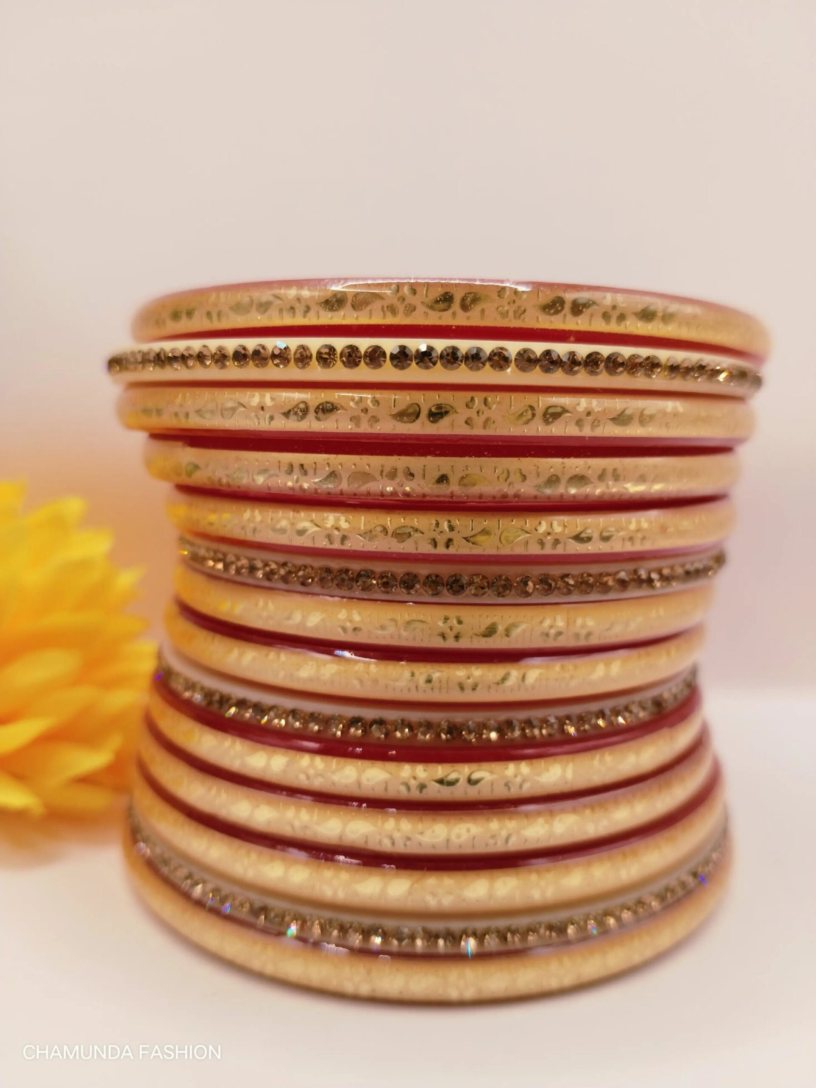 Dhalu Chuda ( Cream, Red)
